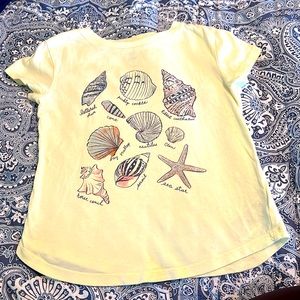 Cute pale yellow gap t-shirt in size small.